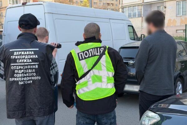 В Одесі затримали двох ділків, що допомагали тікати ухилянтам до Молдови