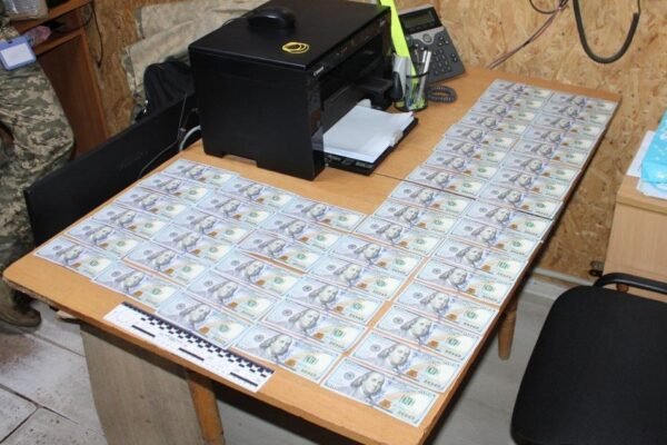Чоловік, що заборгував понад мільйон гривень аліментів, намагався виїхати з країни, підкупивши прикордонників