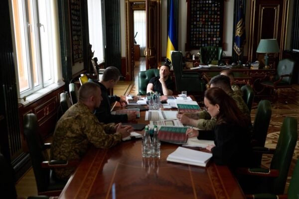 Фінансове забезпечення і збільшення виплат піхотинцям: Зеленський розповів про старт реформи армії в червні
