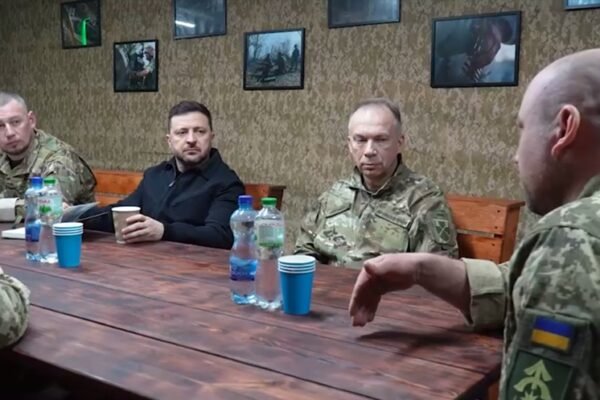 Зеленський відвідав позиції Сил оборони на Олександрівському напрямку (ВІДЕО)