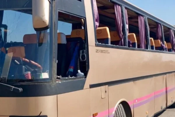 Російські удар по автобусу на Дніпропетровщині: Близько 40 дітей евакуювали до Затишнянської громади
