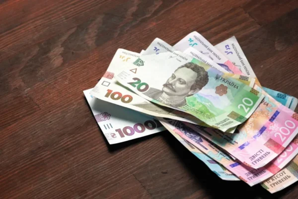 На Закарпатті поштарка програла у казино 170 тисяч гривень чужих пенсій
