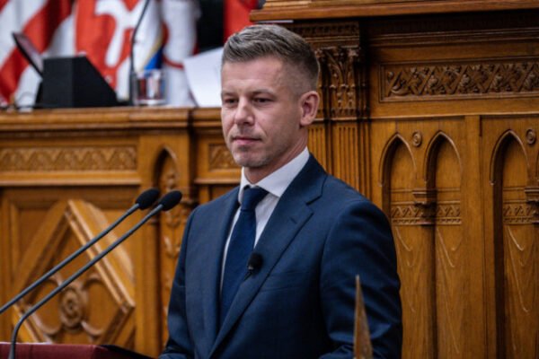 Петер Мадяр офіційно вступив на посаду премʼєр-міністра Угорщини (ВІДЕО)