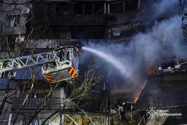 Черкаси опинилися під атакою БпЛА: Виникли пожежі і є поранені