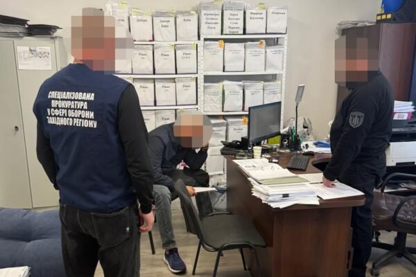 Троє військових з Рівненщини намагалися звільнитися з лав ЗСУ на підставі фальшивих довідок про інвалідність дружин