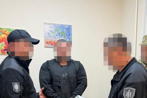 Затримали військового, який на Дніпропетровщині перед строєм побив побратима і втік у СЗЧ (ВІДЕО)