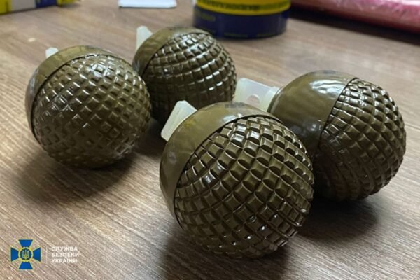На Дніпропетровщині затримали дезертира, який торгував зброєю