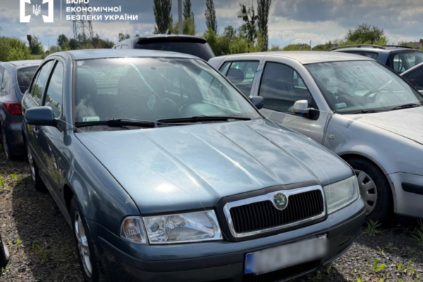 На Волині викрили схему з продажу автівок, ввезених як гуманітарка для ЗСУ, – БЕБ
