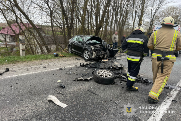 На Тернопільщині сталася потрійна ДТП: Загинула жінка