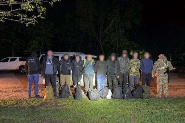На Вінниччині прикордонники зупинили позашляховик, в якому виявили 9 ухилянтів