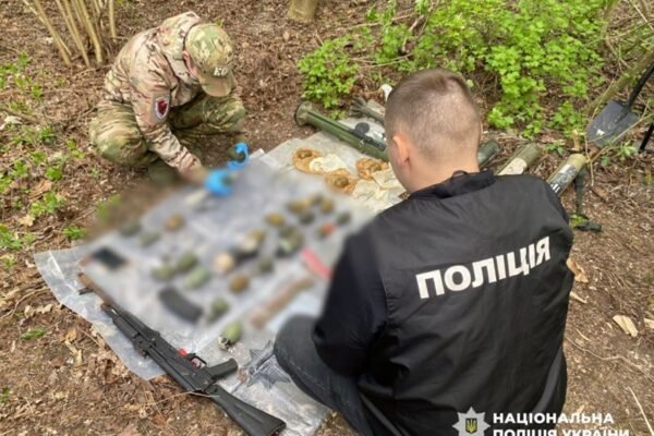Нацполіція виявили схрони зі зброєю в різних регіонах України (ФОТО)