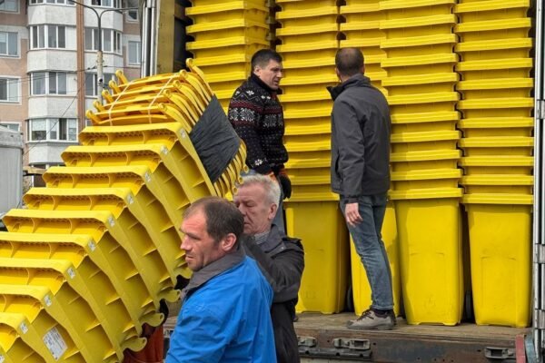 Бучанська громада закупила понад 2 тисячі контейнерів для збору сміття