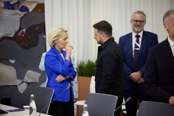 Зеленський провів розмову із фон дер Ляєн: Обговорили європейський пакет підтримки  