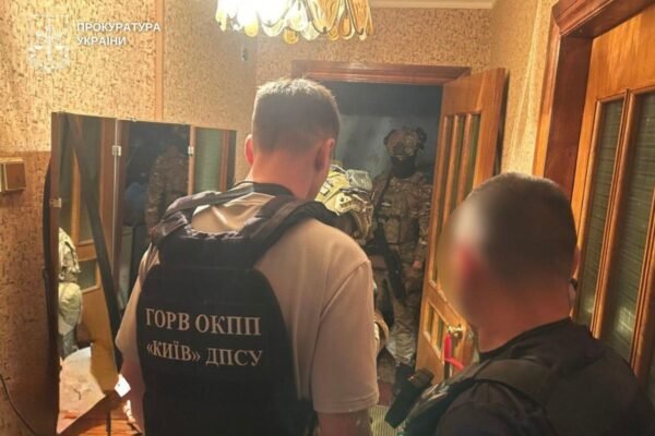 Адвокат та його спільники постануть перед судом за масштабну схему «інвалідності» для ухилянтів