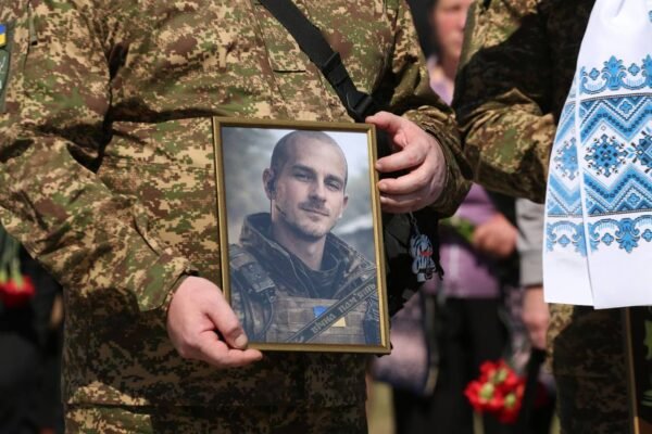 Ірпінська громада попрощалася із захисником Євгенієм Поддубним