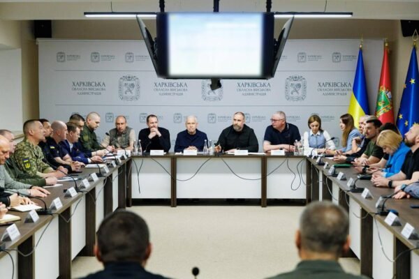 На Харківщині примусово евакуюють родини з дітьми з окремих населених пунктів