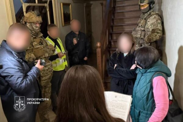 Продавали метадон, зашиваючи в одяг із секонд-хенду: У Києві судитимуть наркодилерів