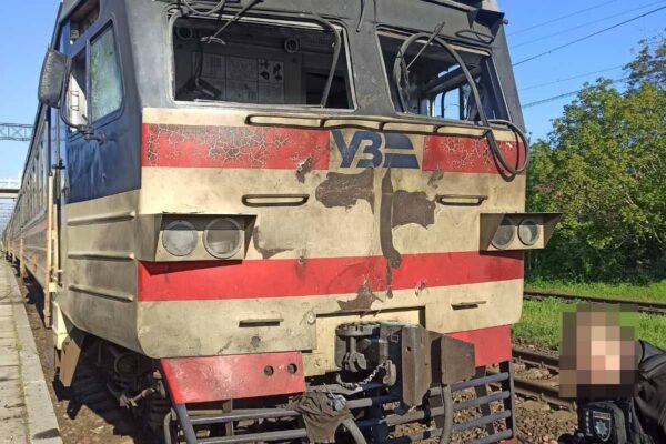 На Запоріжжі росіяни вдарили по електричці: Є поранені