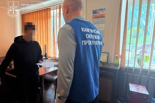На Дніпропетровщині затримали чоловіка, який намагався згвалтувати 6-річну падчерку