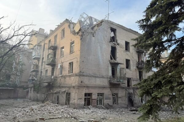 Окупанти скинули авіабомбу на багатоповерхівку в Дружківці. Є жертви 