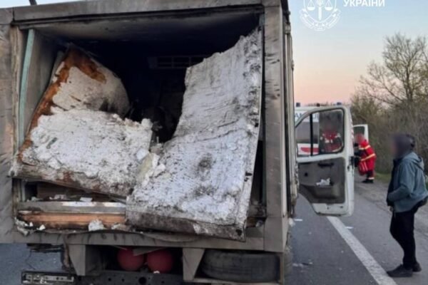 На Харківщині дрон атакував автомобіль з хлібом. Є поранені