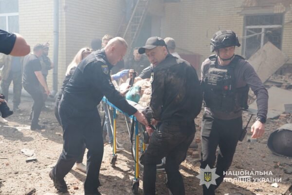 Через удар по дитсадку в Сумах загинула жінка