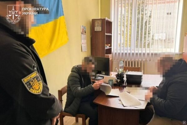 Керівник Хмельницького благодійного фонду привласнив понад мільйон гривень донатів на автівки для ЗСУ
