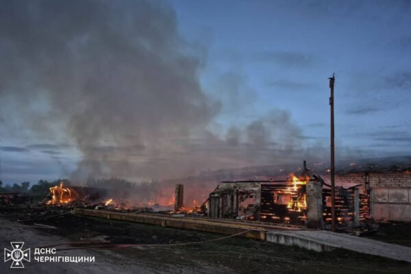 Росіяни вдарили по агрофірмі у прикордонні Чернігівщини. Загинуло двоє людей