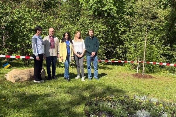 У місті побратимі Львова — Вюрцбурзі — висадили Український сад: Головним символом стала Череха клепарівська