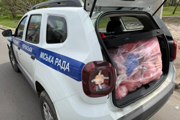 У Черкасах викрили підприємця, який незаконно викидав сміття, і повернули йому відходи (ФОТО)