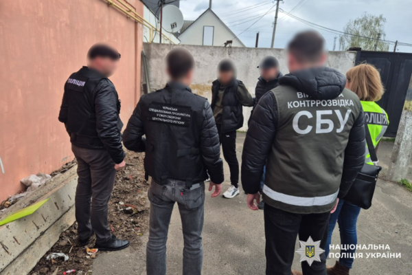 На Черкащині затримали чоловіка, який за 3000 доларів обіцяв «вирішити» питання з ВЛК