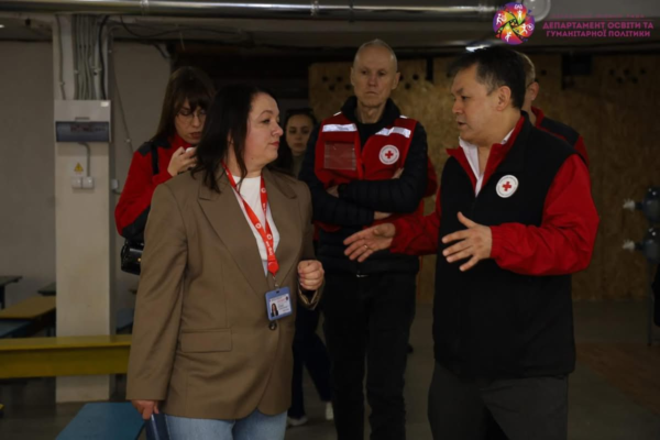 Делегація Канадського Червоного Хреста перевірила укриття у школах Черкас (ФОТО)