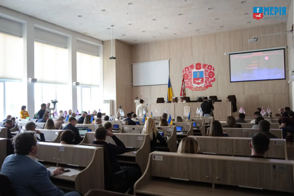 Новий ліцей, компенсації ОСББ, цілодобові групи у дитсадках: Які рішення підтримали черкаські депутати на сесії