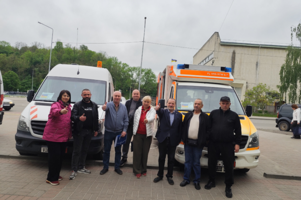 Канів отримав два автомобілі для комунальних служб від німецького міста-побратима
