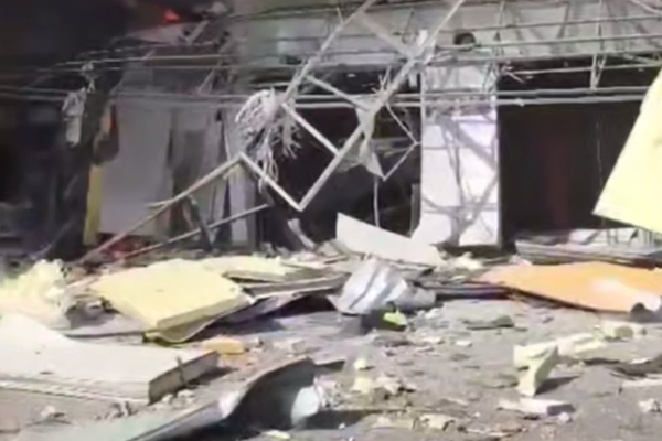 Горять автомобілі і підприємства: Росіяни вдарили КАБом по Запоріжжю (ВІДЕО)