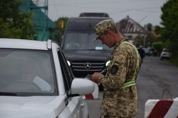З початку літнього туристичного сезону кордон перетнуло понад мільйон українців