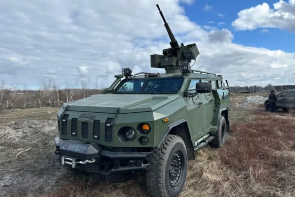 В “Українській бронетехніці” показали процес ремонту бронеавтомобіля “Новатор”