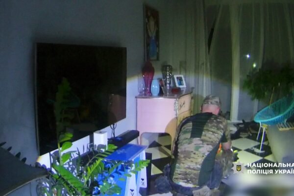 В Одесі знешкодили дрон, який застряг у багатоповерхівці