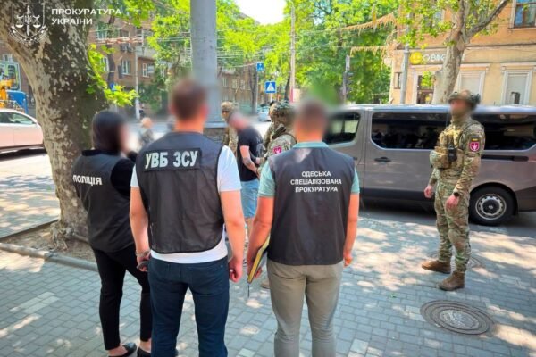 На вимаганні 23 тисяч доларів погорів військовослужбовець на Одещині