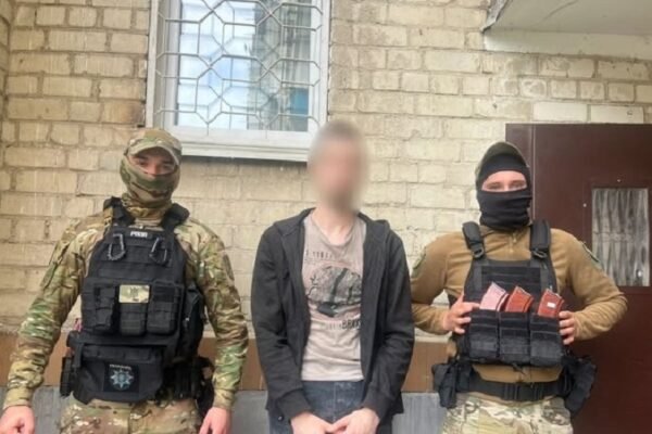 На Кіровоградщині затримали 29-річного чоловіка, який зґвалтував дівчат віком 12 і 14 років 