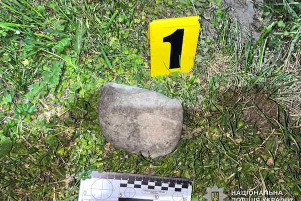 Ударив каменем по голові: На Львівщині затримали чоловіка, який завдав смертельних травм односельцю