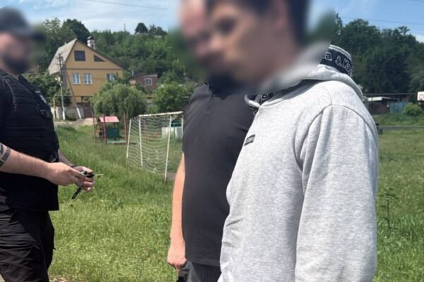 На Харківщині чоловік розбещував малолітніх дітей та створював з ними порноконтент