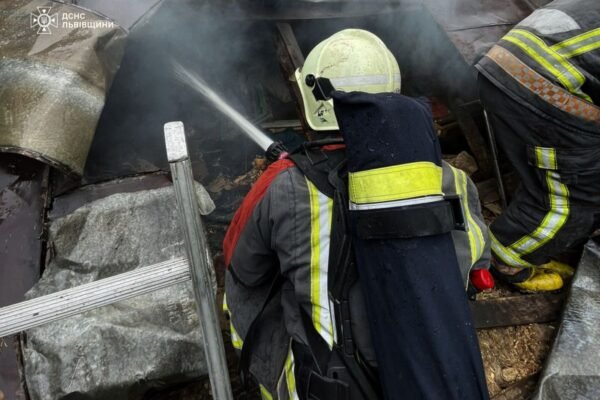 У Львівському районі внаслідок пожежі у житловому будинку загинув 57-річний чоловік (ФОТО)