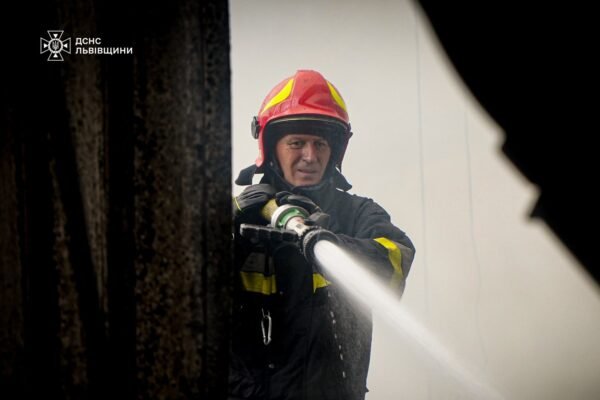 Намагався витягнути велосипед з палаючої будівлі: На Львівщині у пожежі постраждав 10-річний хлопчик