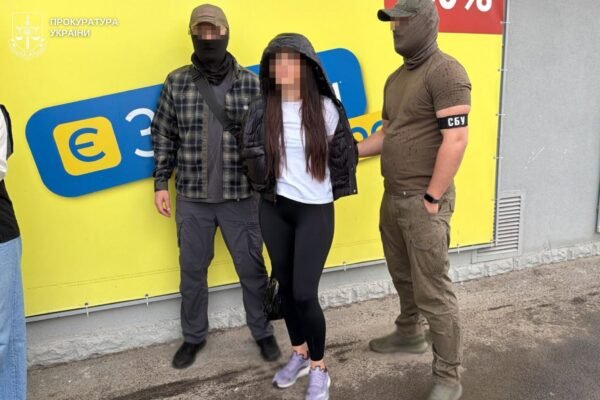 37,5 тис. дол. за «пакет послуг»: На Львівщині викрили організаторку переправлення чоловіків за кордон