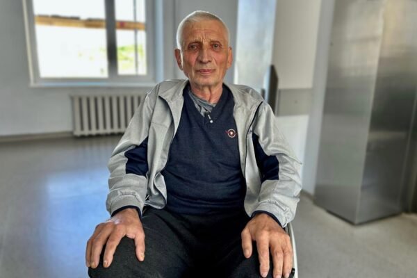 З львівської лікарні після пів року відновлення виписали тернополянина, який постраждав від російської атаки