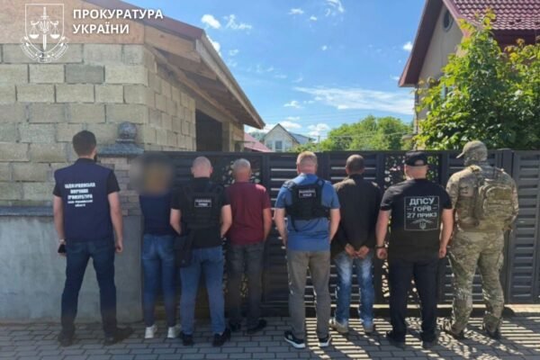 7 тис. дол. за фіктивний шлюб: На Прикарпатті викрили чергову схему переправлення ухилянтів за кордон