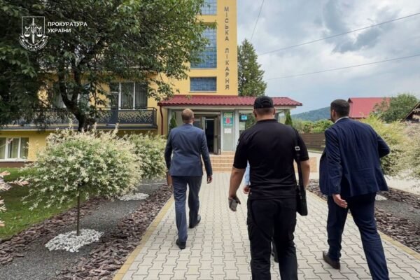 У районній лікарні на Закарпатті викрили схему з «фантомними пацієнтами» на 9,5 млн грн