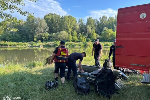 На Закарпатті від учора шукають 10-річного хлопчика, якого віднесло течією на річці Тиса