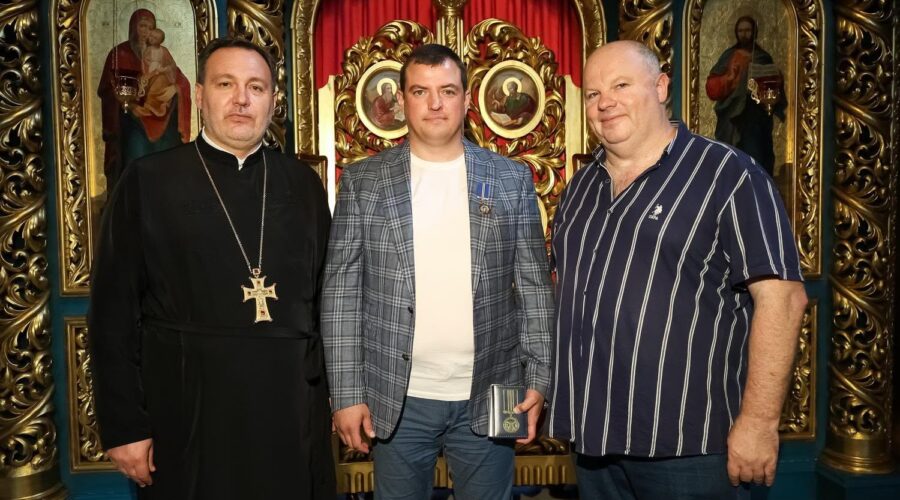 Ігор Ільчишин отримує медаль Православної церкви України «За жертовність і любов до України» у Михайлівському Золотоверхому соборі
